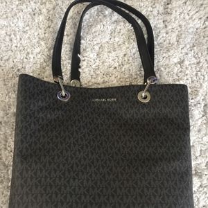 NWT MICHAEL KORS RAVEN BLACK SIGNATURE LG LARGE NS